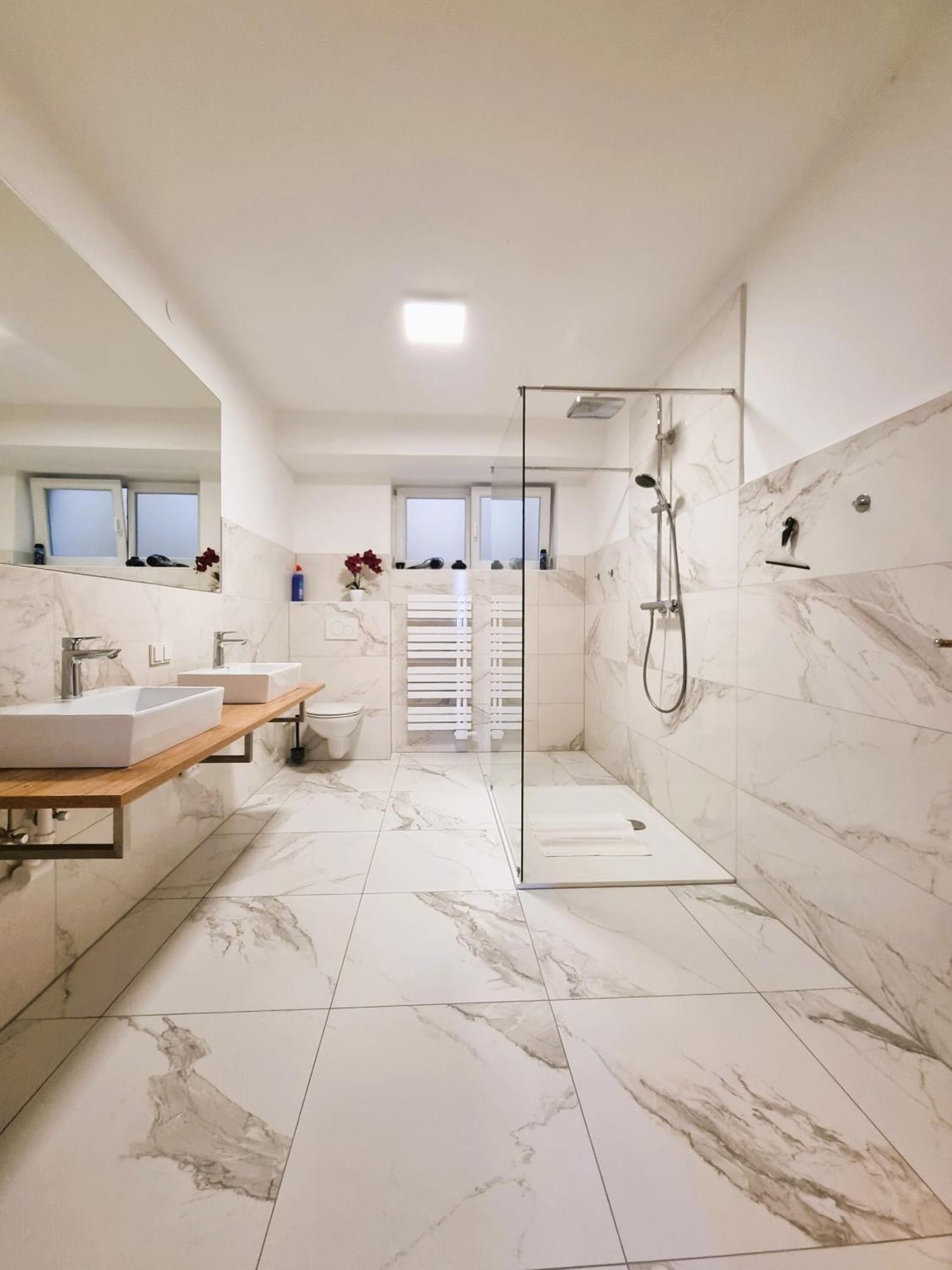Mountains & Lakes - Chaletdorf & Appartements Villach Bagian luar foto