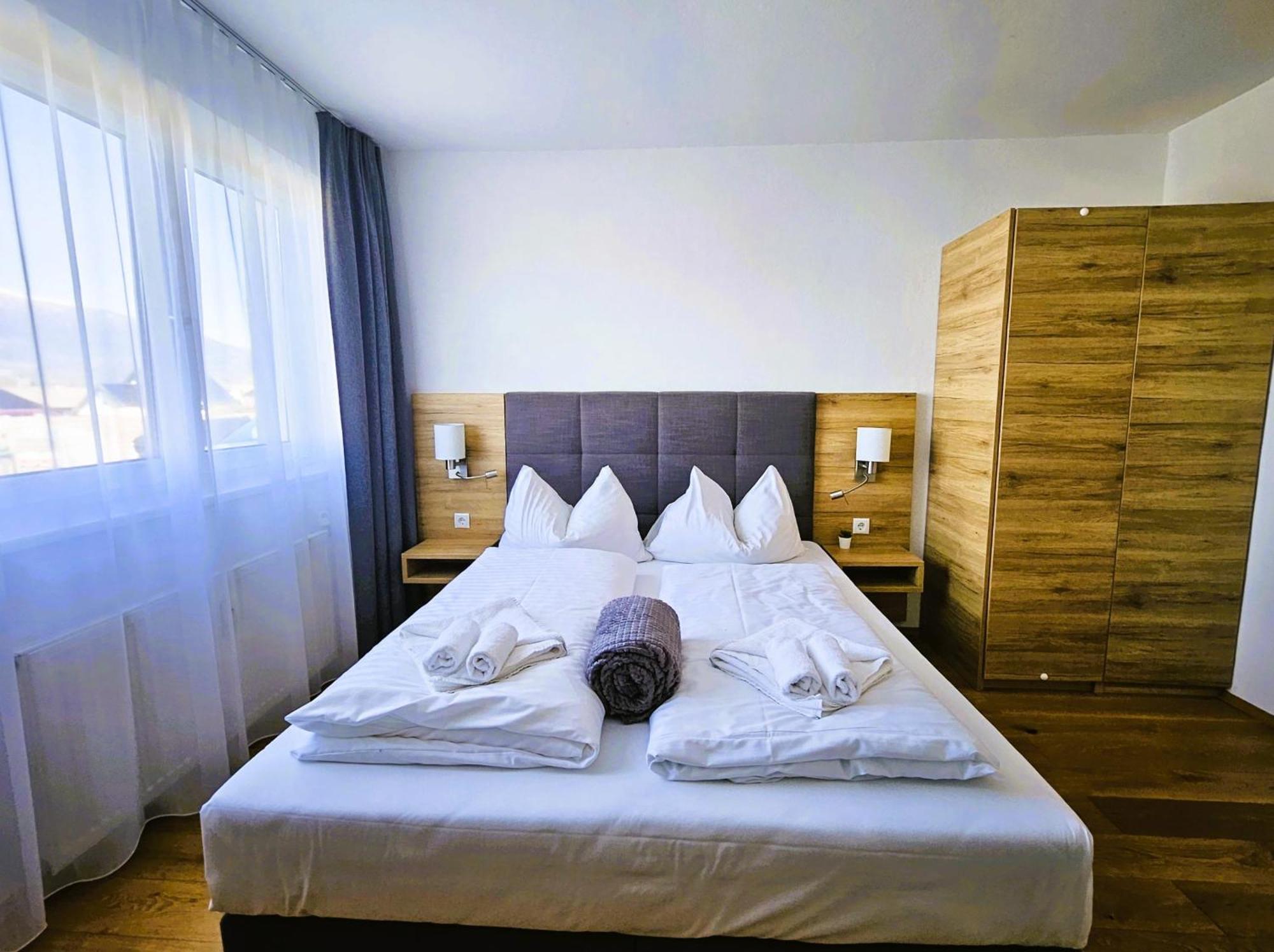 Mountains & Lakes - Chaletdorf & Appartements Villach Bagian luar foto